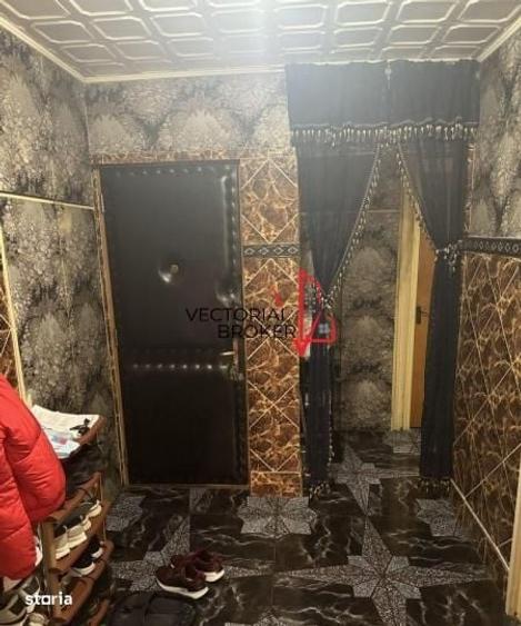 Apartament cu 3 camere semidecomandat în Dristor