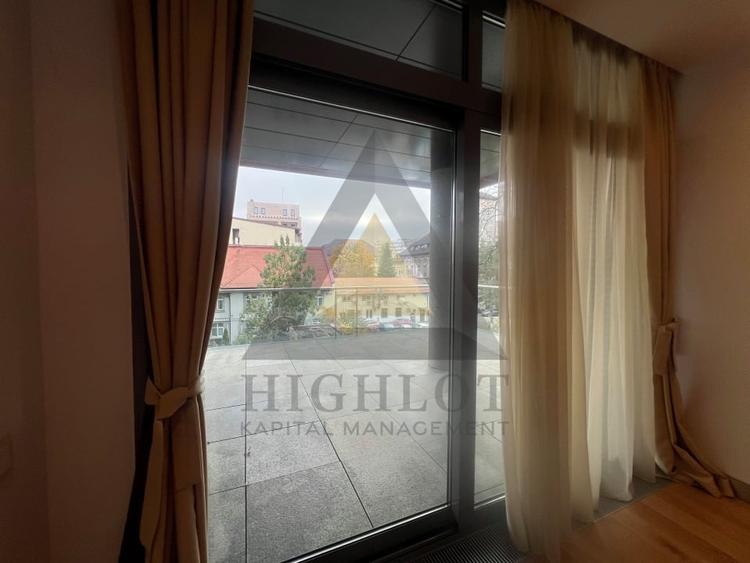 Apartament cu 4 camere semidecomandat în Kiseleff