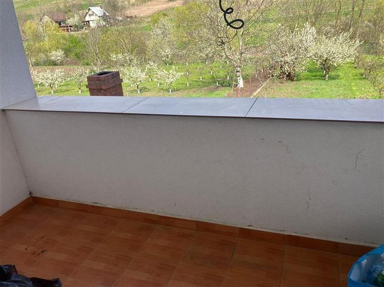 Casă cu 8 camere cu Teren 1172 Mp în Holboca
