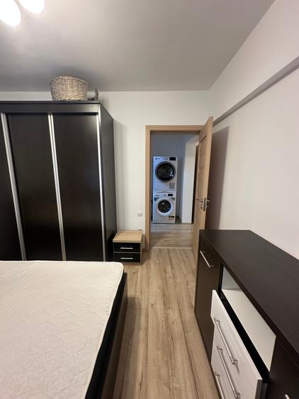 Apartament cu 3 camere decomandat în Drumul Taberei