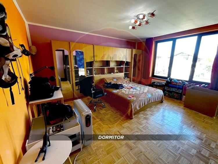 Duplex cu 3 camere cu Teren 765 Mp în Est