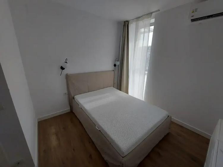 Apartament cu 4 camere decomandat, mobilat în Armeneasca