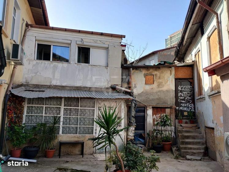 Apartament cu 8 camere decomandat, mobilat în Moșilor