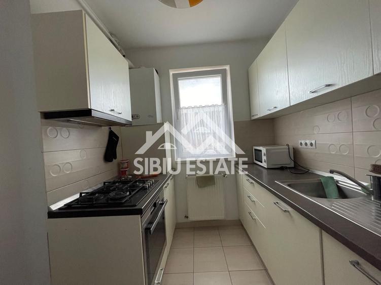 Apartament cu 3 camere decomandat, mobilat în Lazaret