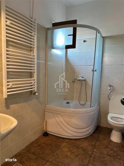Spațiu comercial, de 576 mp, în Corbu
