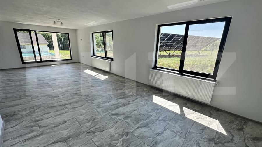 Casă individuală cu 5 camere cu Piscina în Luncoiu de Sus
