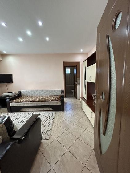 Apartament cu 2 camere decomandat, mobilat în Central