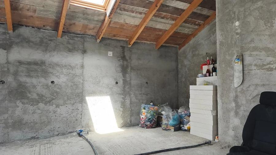 Casă cu Teren 948 Mp în Bejan