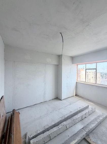 APARTAMENT SPATIOS CU VEDERE PE 2 PARTI - 2