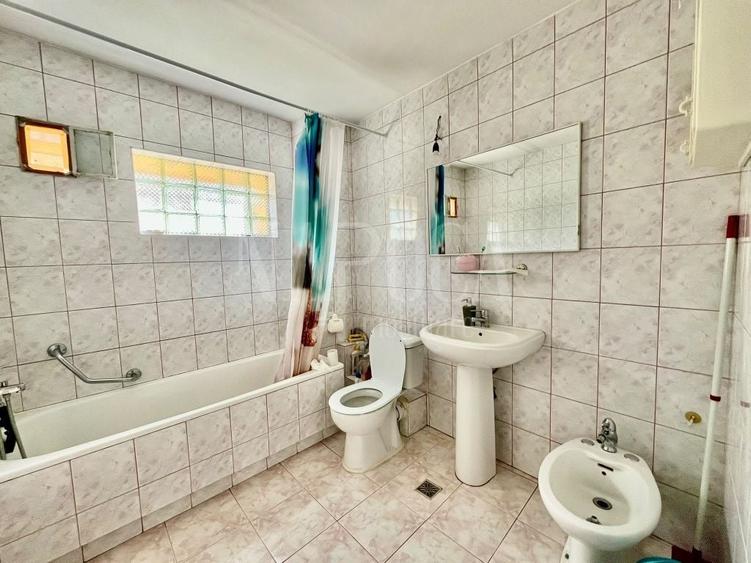 Casă individuală cu 5 camere cu Canalizare în Gheorgheni