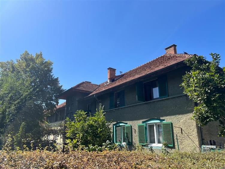 Apartament cu 2 camere semidecomandat, mobilat în Tractorul
