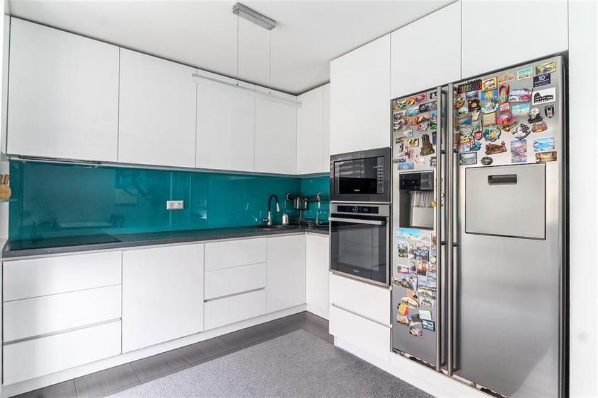 Apartament cu 3 camere semidecomandat, mobilat în Grigorescu