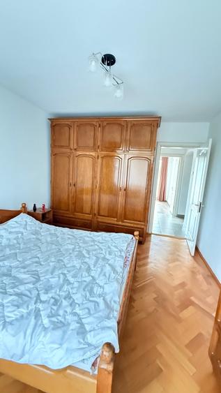 Apartament cu 4 camere decomandat în Săsar