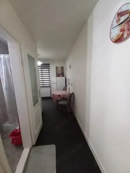 Garsonieră decomandată în Podgoria