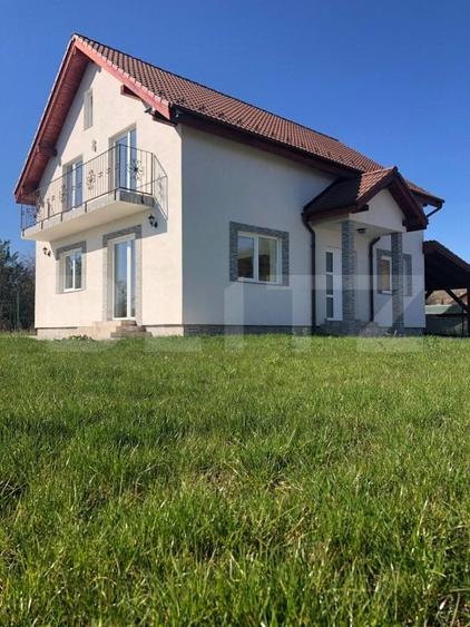 Casă individuală cu 4 camere cu Canalizare în Sânpetru