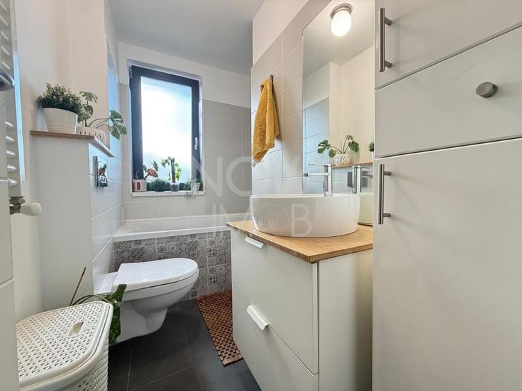 Apartament cu 2 camere semidecomandat, mobilat în Șelimbăr