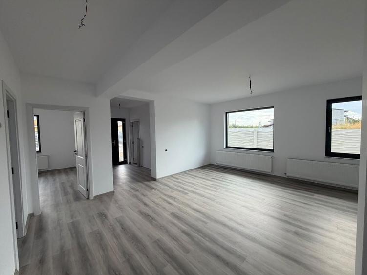 Casă cu 4 camere în Făcăi