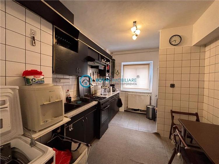 Apartament cu 4 camere decomandat, mobilat în Mărășești