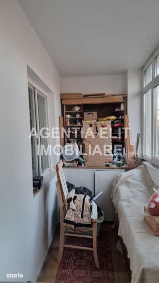 Apartament cu 4 camere decomandat în Central