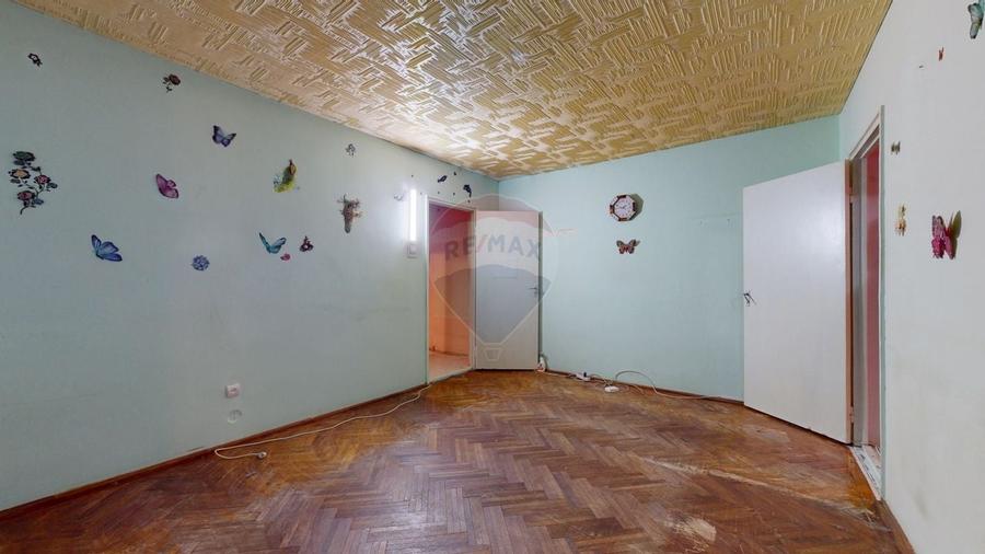 Apartament cu 3 camere semidecomandat în Electroprecizia