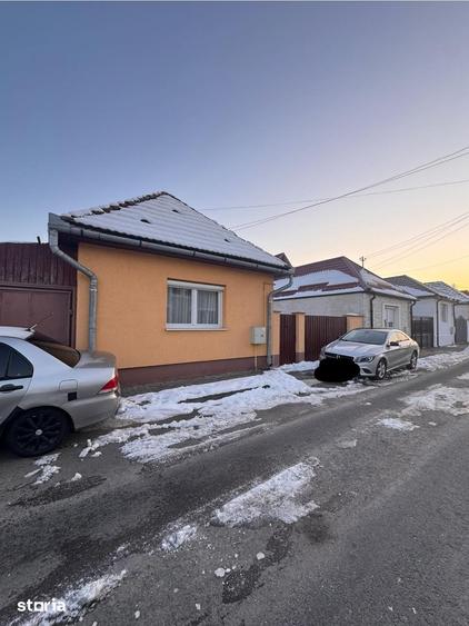 Casă cu 2 camere cu Teren 550 Mp în Central