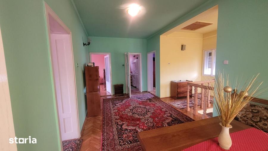 Casa solida ?i spa?ioasa in centrul ora?ului Livada - 19