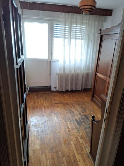 Apartament cu 3 camere decomandat în Dacia