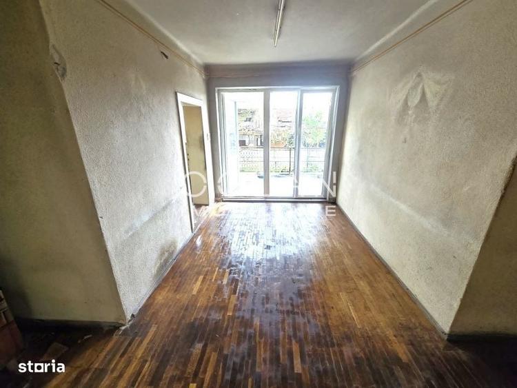 Casă cu 4 camere decomandat în Central