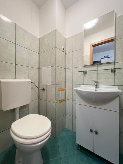 Apartament cu 3 camere decomandat, mobilat în Lunei