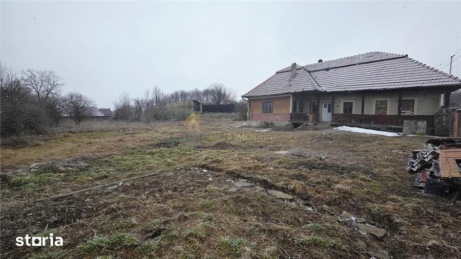 Casă cu 4 camere cu Teren 1839 Mp în Aiton