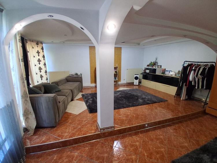 Casă cu 4 camere în Nordului