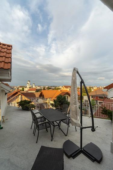 Apartament cu 4 camere decomandat în Calea Dumbrăvii