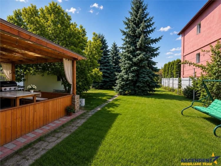 Casă cu 7 camere cu Teren 790 Mp în Central