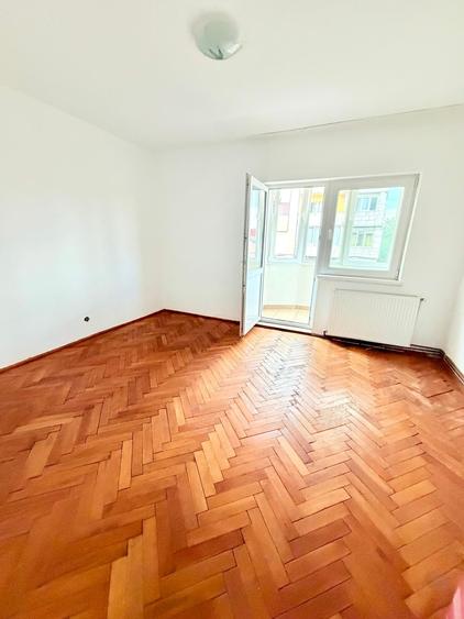 Apartament cu 2 camere decomandat în Industrială