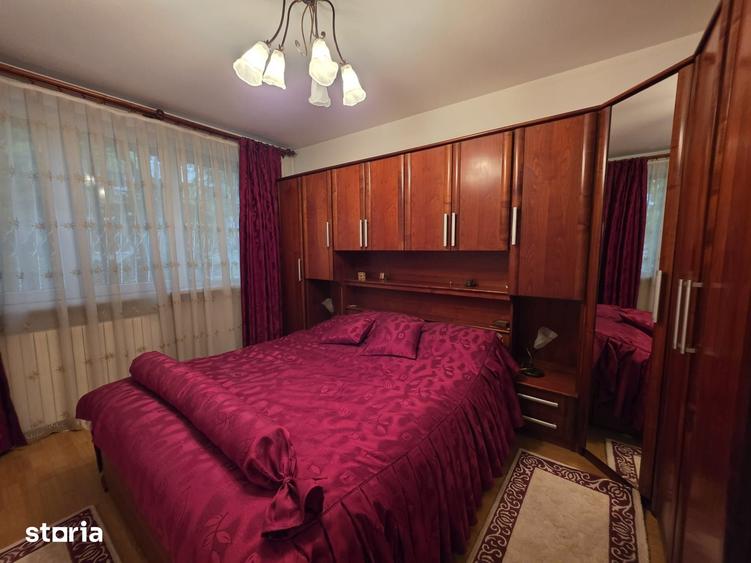 Apartament cu 3 camere decomandat în Drumul Taberei
