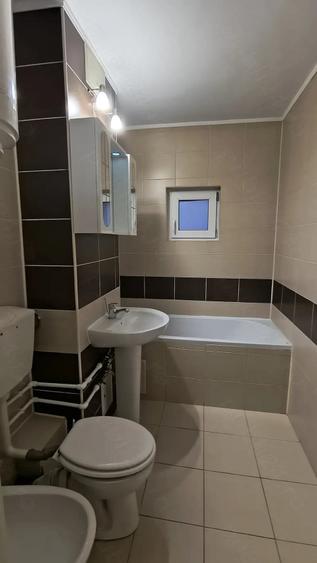 Apartament cu 4 camere decomandat în 1 Mai