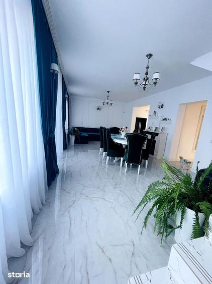 Casă cu 6 camere cu Teren 370 Mp în Haieu