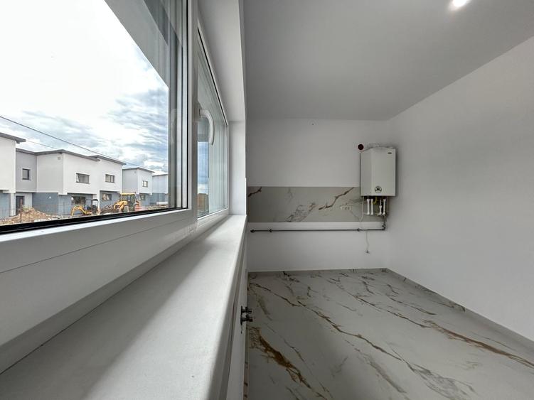 Duplex cu 5 camere cu Canalizare în Popas Păcurari