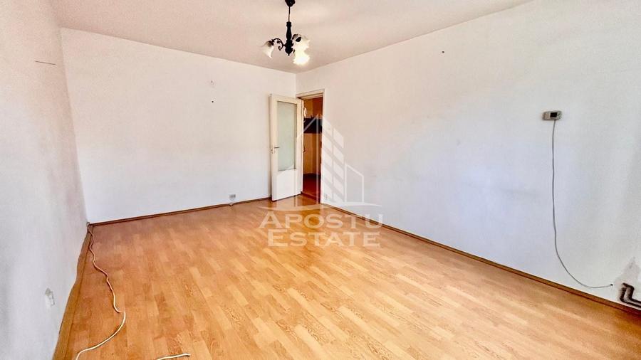 Apartament cu 3 camere decomandat, mobilat în Soarelui
