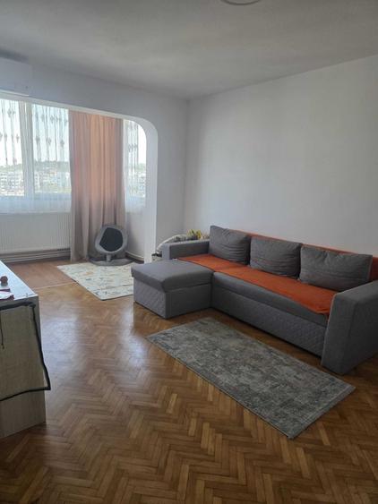 Apartament cu 2 camere semidecomandat în Dosu Bricii