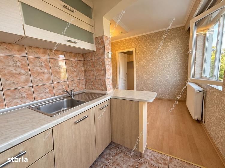 Apartament cu 3 camere semidecomandat în Șagului
