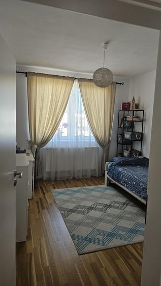 Apartament cu 3 camere decomandat în Lotrioara