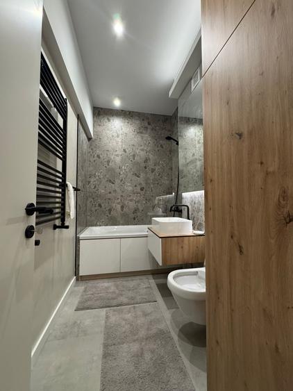 Apartament cu 3 camere în Universitate