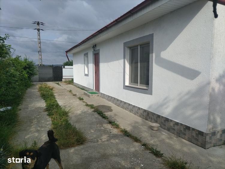 Casă cu 3 camere cu Teren 1300 Mp în Săucești