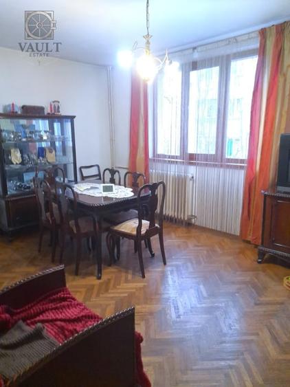 Apartament cu 4 camere decomandat, mobilat în Drumul Taberei