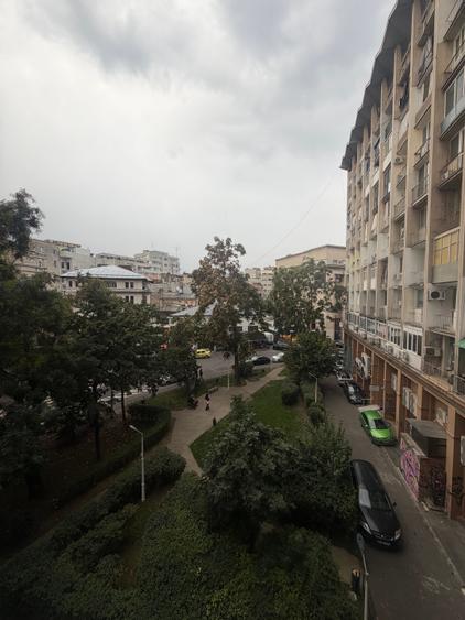 Apartament cu 2 camere semidecomandat în P-ța Romană