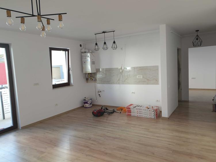 Apartament cu 2 camere decomandat în Florești