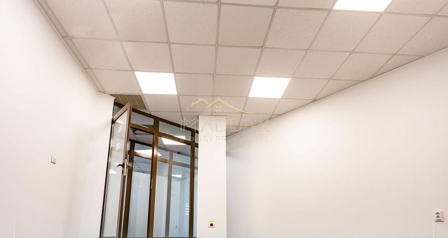 Birou, de 21.739999771118 mp, în Băneasa