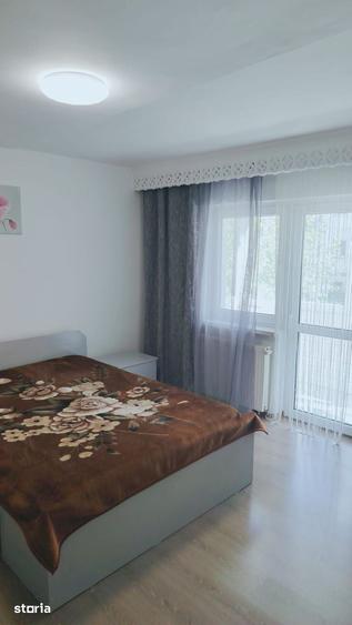 Inchiriez ap. cu 3 camere, 2 balcoane, Zona C.R.Vivo - 15