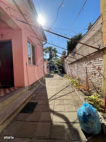 Casă cu 4 camere decomandat în Central